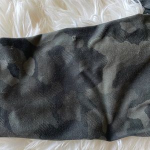 Athleta Girl green camo chit chat legging 12